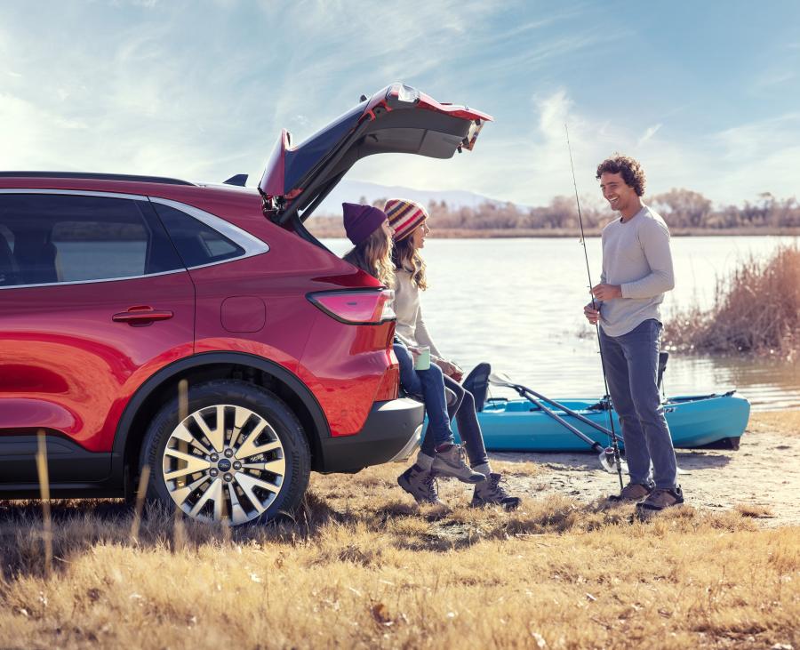 Детали экстерьера Ford Escape Hybrid SE 2019 года  (NA) (фото 7 из 12)